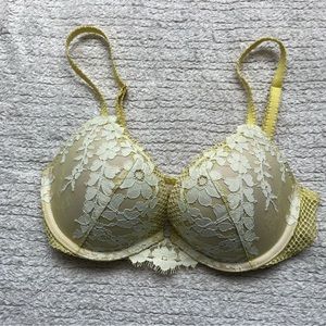 Dream Angels Push-Up Bra. 32 C. Pigeonnant